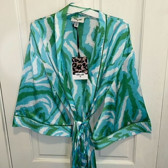 DVF Long Satin Disco 🪩 Zebra 🦓 Green Tie Robe 👘 Gorgeous! - Picture 3 of 17